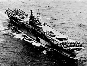 採用第33號迷彩的企業號，攝於1944年。雖然相片為黑白，但仍可看到艦體側面混合了淺灰及海洋灰兩種顏色。