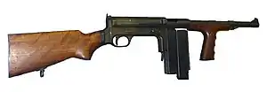 聯合防禦M42衝鋒槍的“面對面”並聯式彈匣