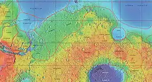 火星轨道器激光高度计地图显示了克珊忒高地与其它区域的分界。