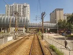 皇珠路在2000年代初安裝密封式隔音屏障