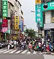 一中商圈熙來攘往的人潮