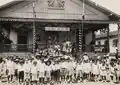 加里曼丹的一所荷蘭語華人學校（英语：）的學生，攝於1935年